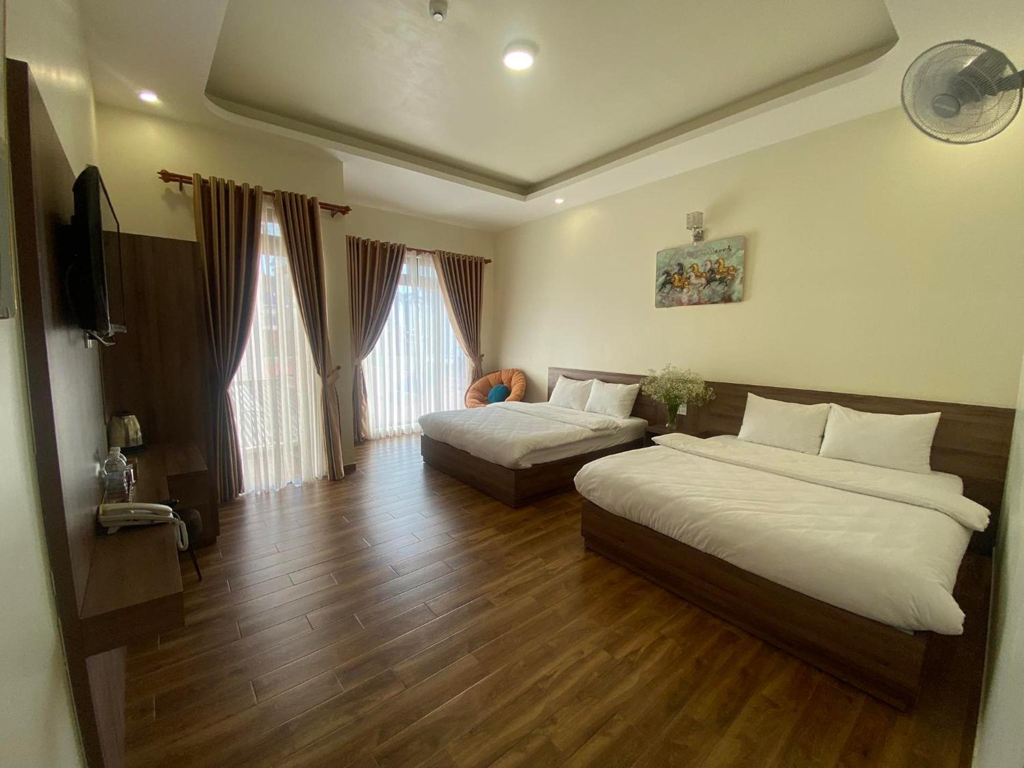 Cozy Hotel Da Lat Exterior photo